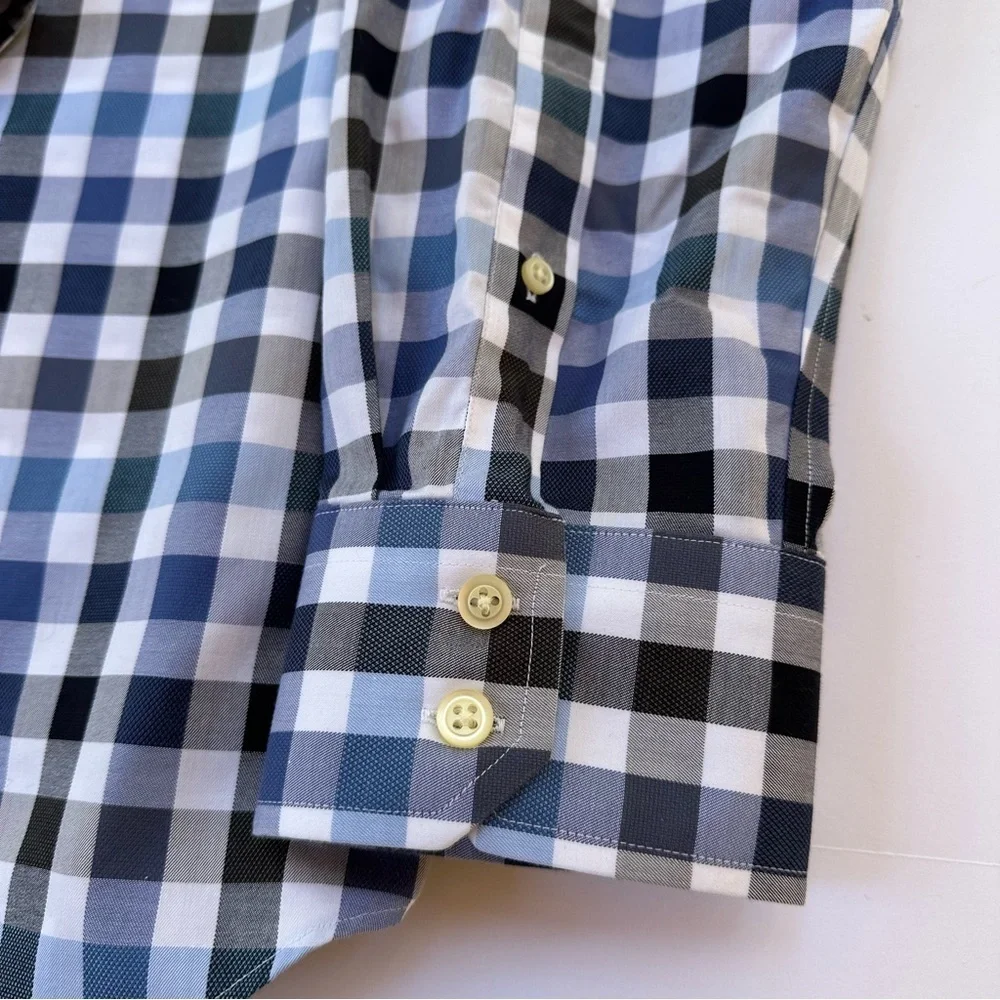 Men’s Banana Republic Long Sleeve Shirt Size Large​​​
